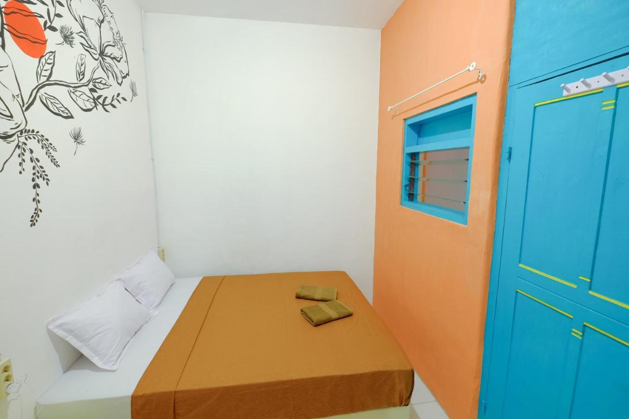 Snooze Malang Hostel ภายนอก รูปภาพ