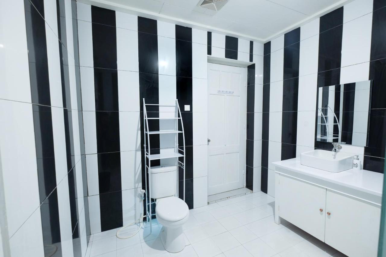 Snooze Malang Hostel ภายนอก รูปภาพ