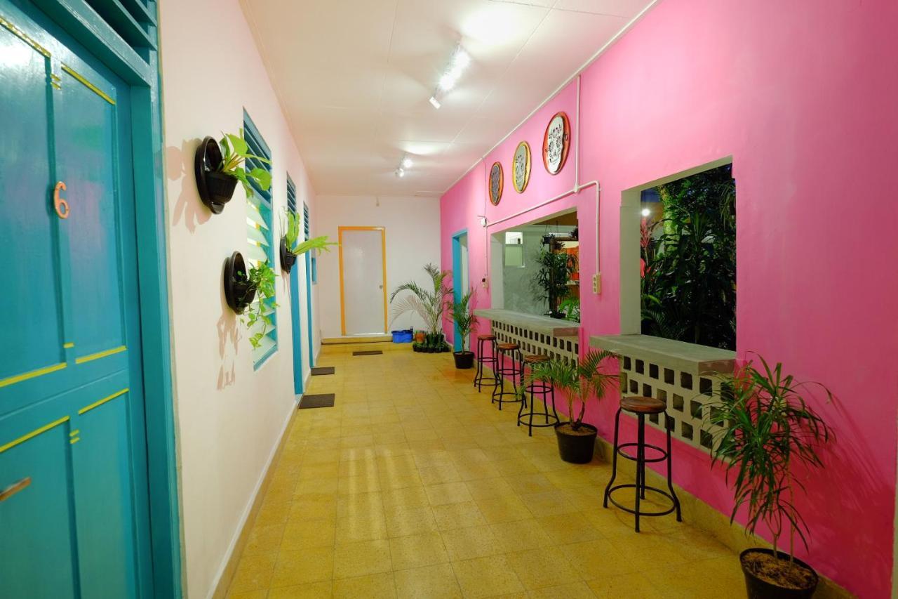 Snooze Malang Hostel ภายนอก รูปภาพ