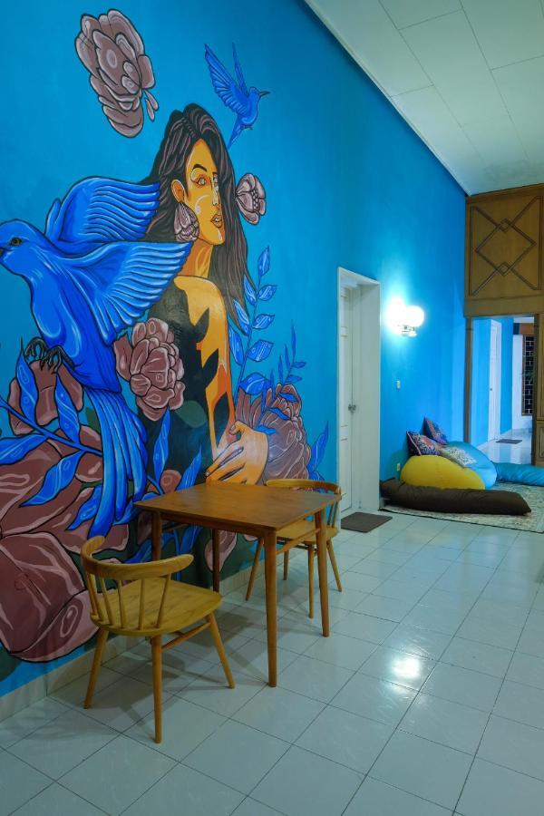 Snooze Malang Hostel ภายนอก รูปภาพ