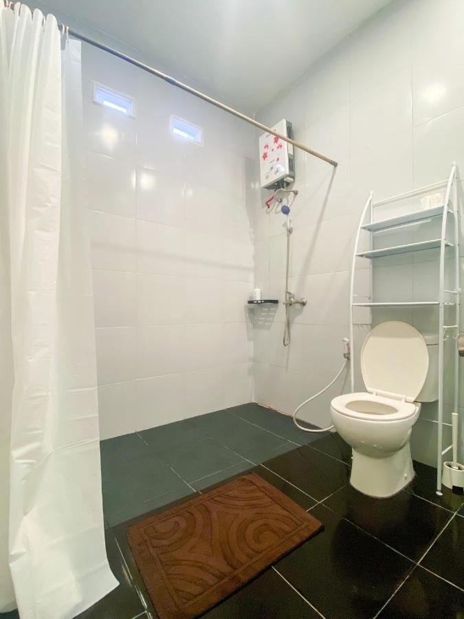 Snooze Malang Hostel ภายนอก รูปภาพ