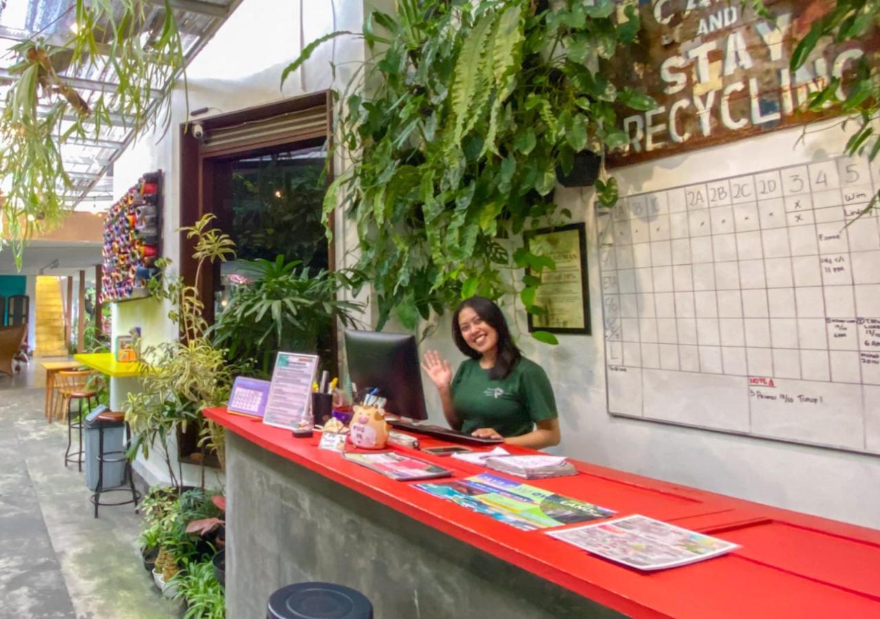 Snooze Malang Hostel ภายนอก รูปภาพ