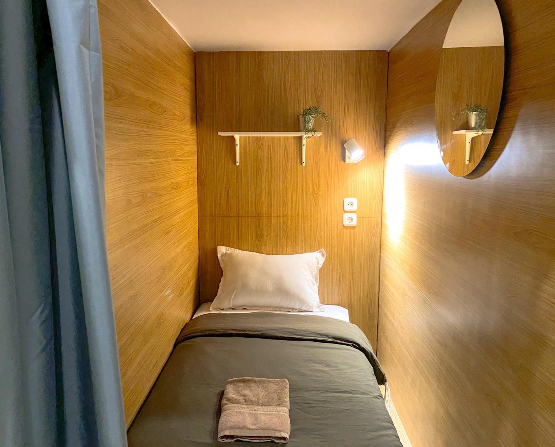 Snooze Malang Hostel ภายนอก รูปภาพ